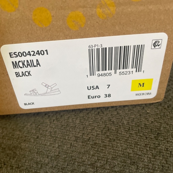 Shoes - Picture 2 of 3